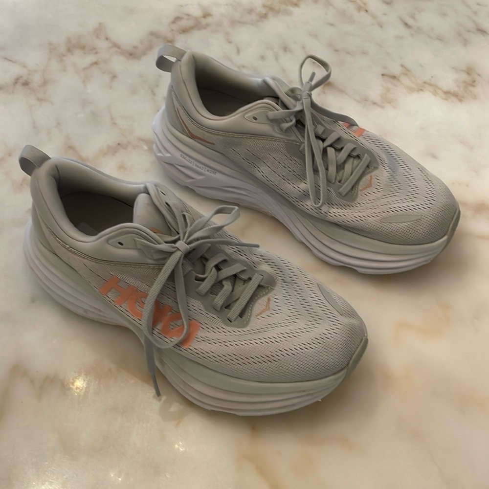 HOKA Bondi 8 Sneakers